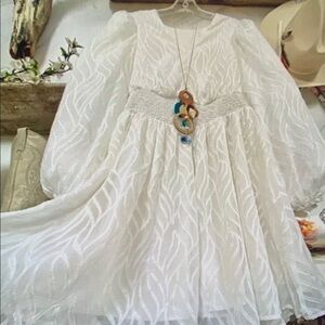 Chic White Textured Long Sleeve Dress